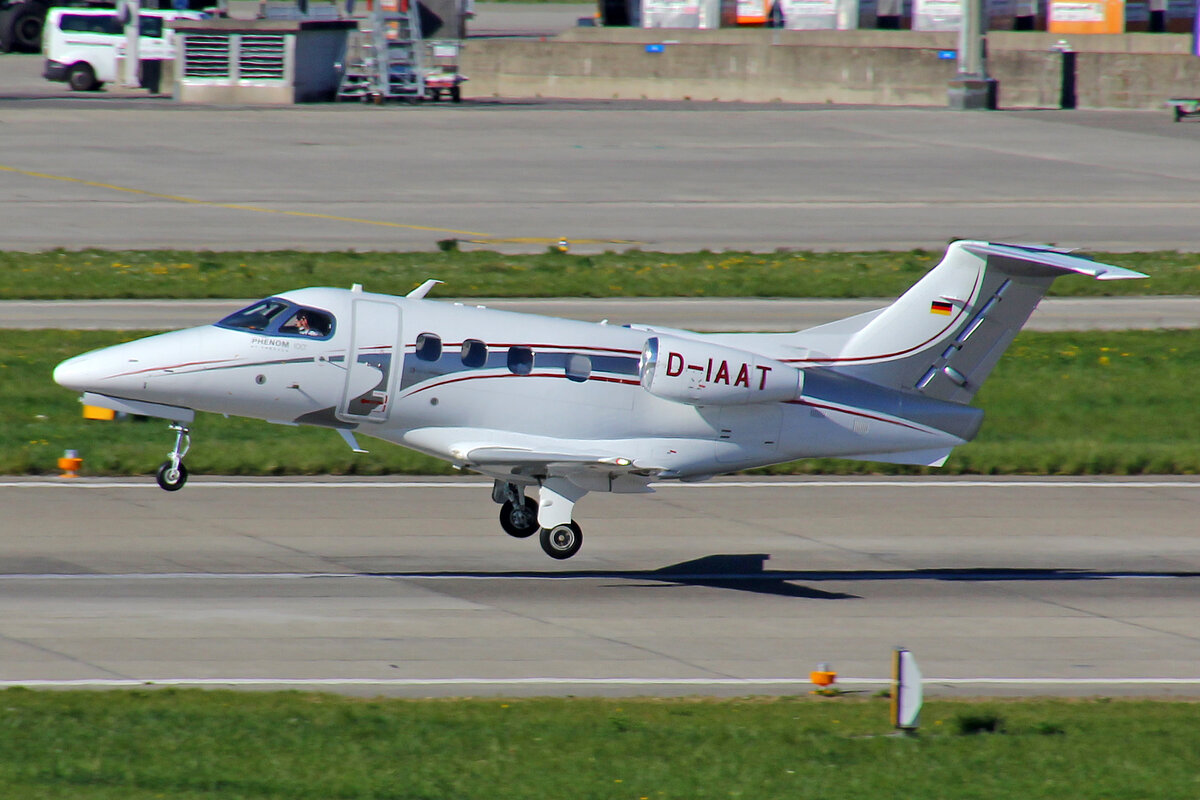 Arcus Air, D-IAAT, Embraer EMB-500 Phenom 100, msn: 50000162, 18.April 2022, ZRH Zürich, Switzerland.