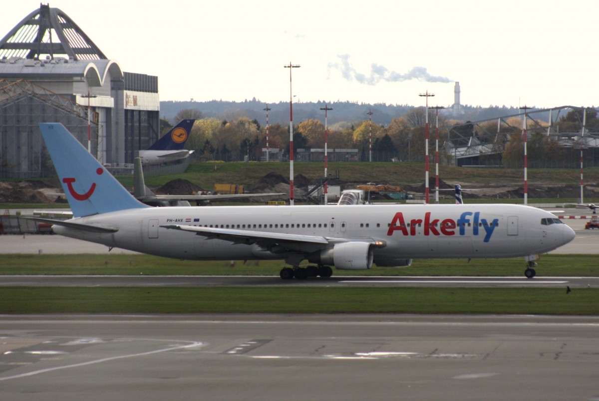 ArkeFly,PH-AHX,(c/n24847),Boeing 767-383(ER),10.11.2013,HAM-EDDH,Hamburg,Germany
