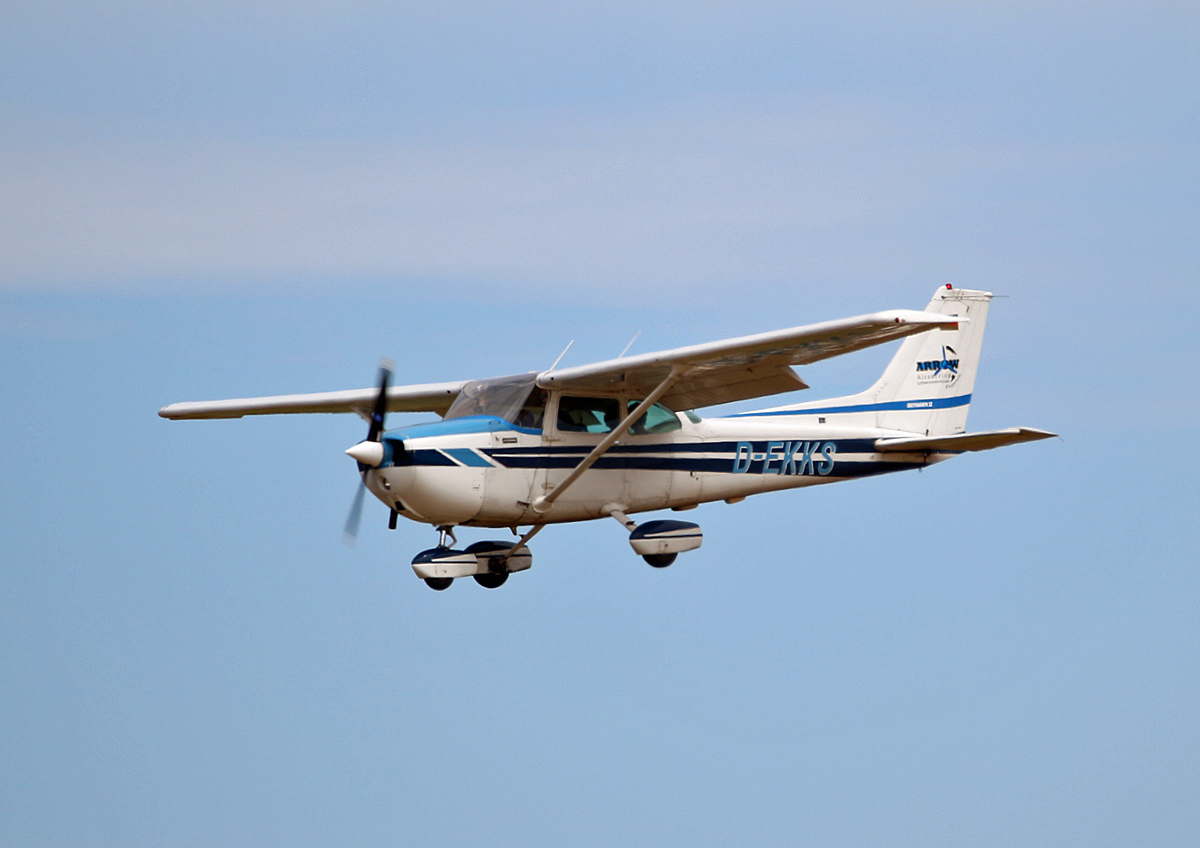 Arrow Air Service, Cessna 172N, D-EKKS, Flugplatz Strausberg, 07.07.2018