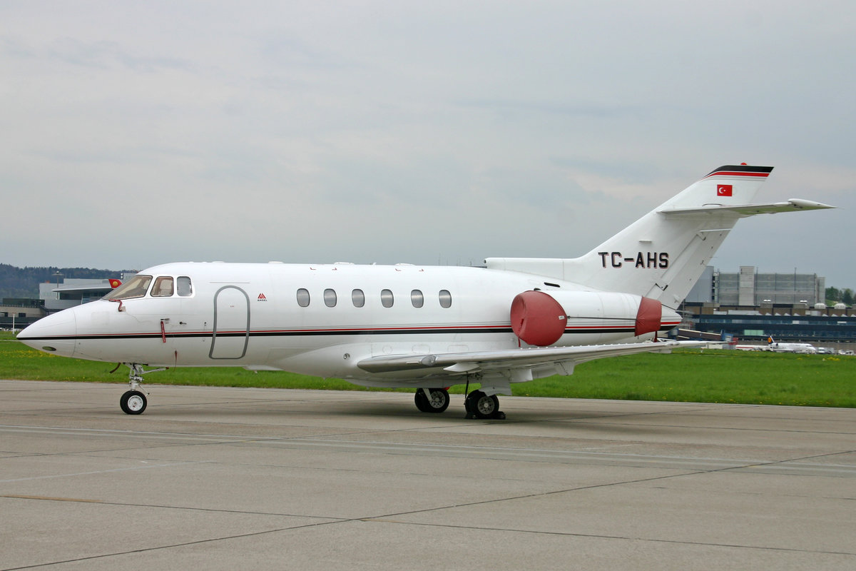 Ashell Construction, TC-AHS, Raytheon Hawker 800XP, msn:  258504, 23.April 2005, ZRH Zürich, Switzerland.