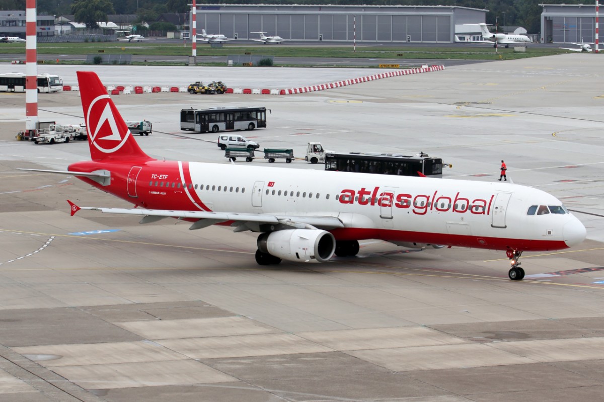 Atlasglobal TC-ETF rollt zum Start in Düsseldorf 13.9.2015