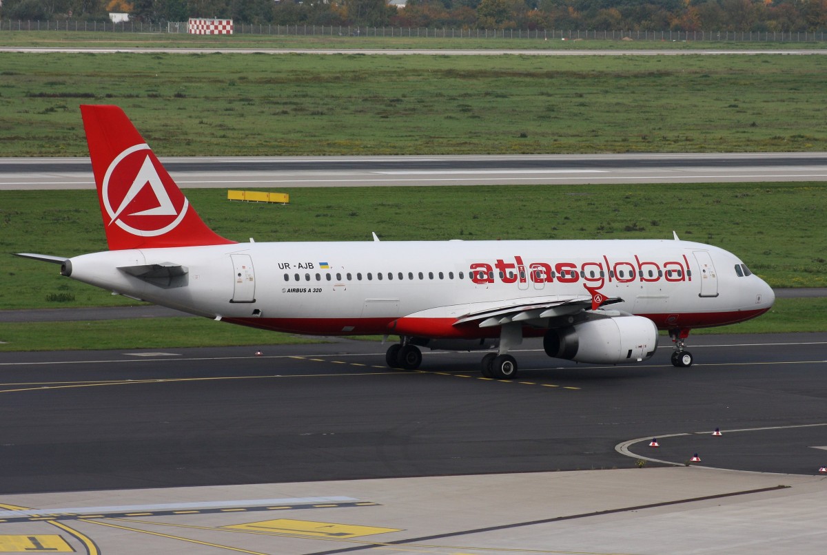 Atlasjet Ukraine, UR-AJB, (C/N 733),Airbus A 320-233, 24.10.2015,DUS-EDDL, Düsseldorf, Germany 