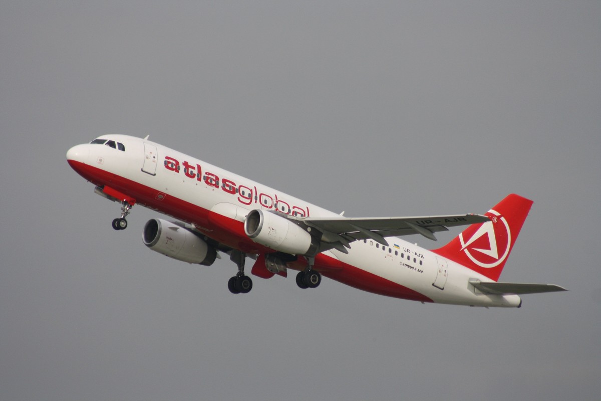 Atlasjet  Ukraine, UR-AJB, (C/N 733),Airbus A 320-233, 24.10.2015,DUS-EDDL, Düsseldorf, Germany 