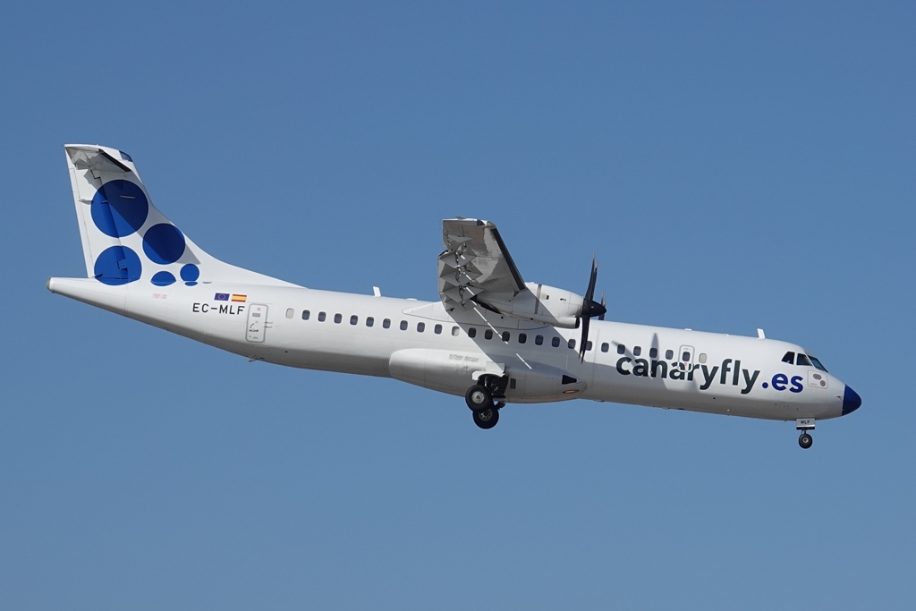 ATR 72-500 (72-212A), EC-MLF, der CanaryFly am 14.12.17 im Anflug auf ACE
