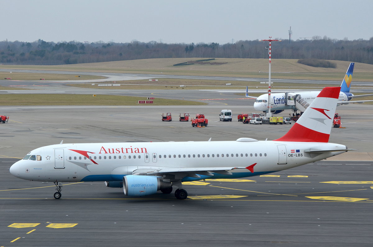 Austrian Airbus A320 OE-LBS Taufname Waldviertel auf dem Weg zum Start am Airport Hamburg Helmut Schmidt am 25.03.18