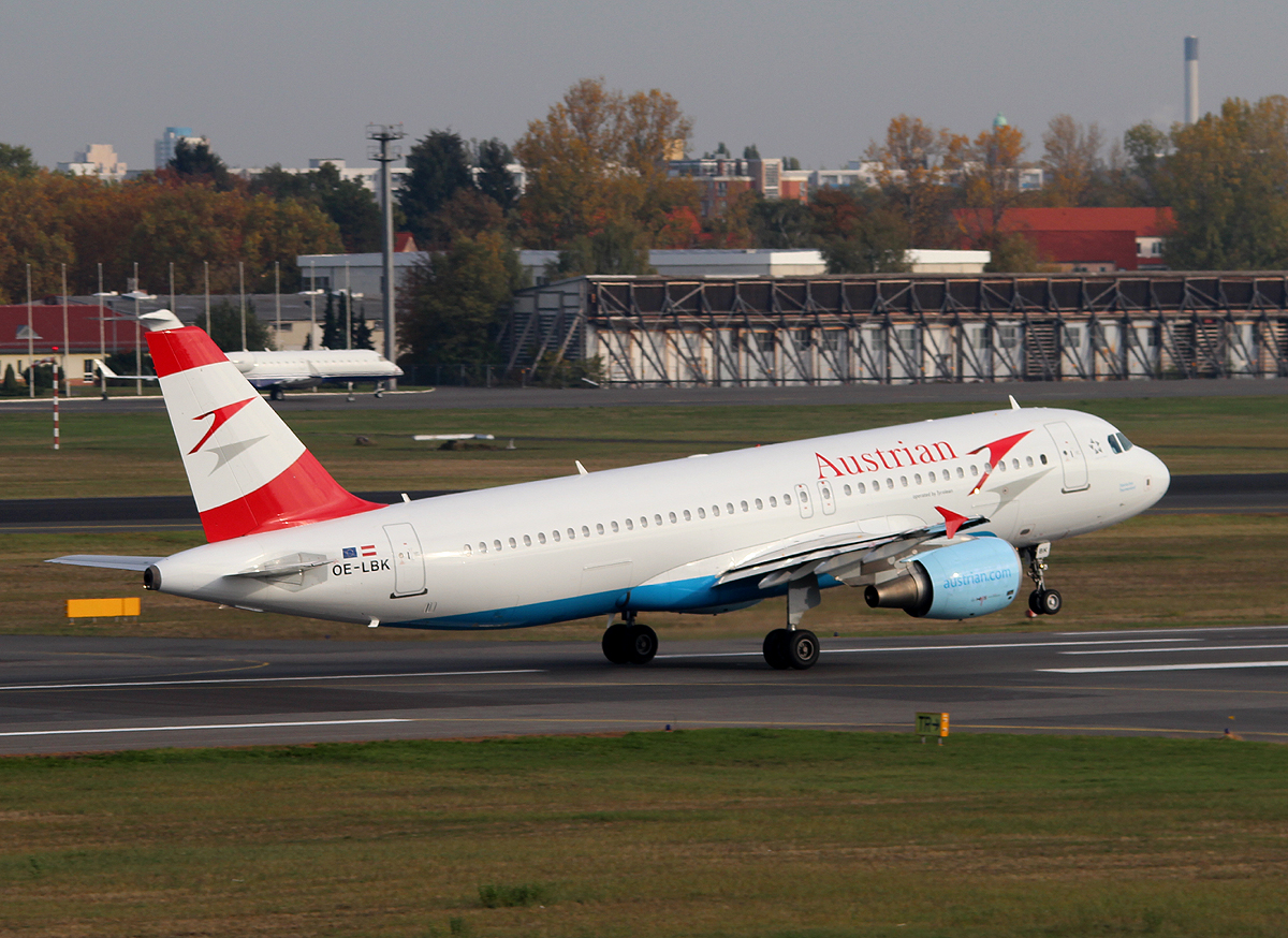 Austrian Airlines A 320-214 OE-LBK beim Start in Berlin-Tegel am 19.10.2013