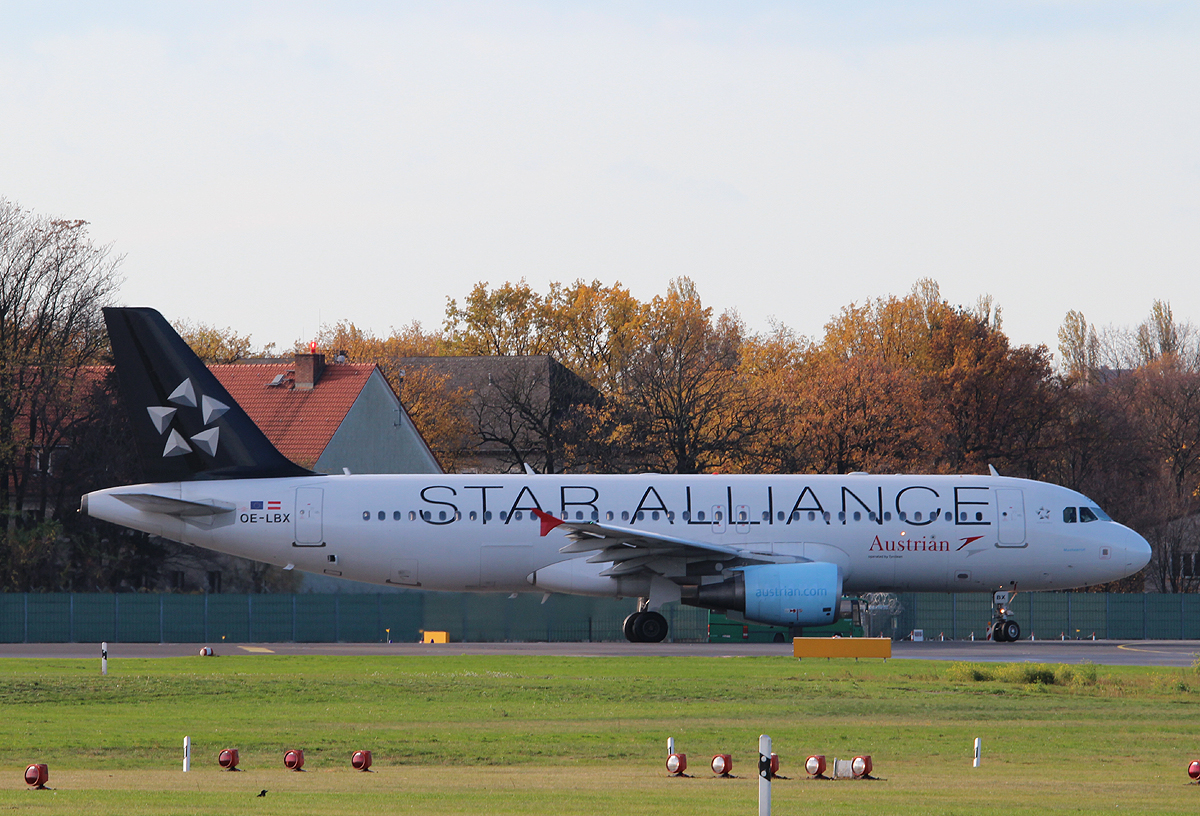 Austrian Airlines A 320-214 OE-LBX kurz vor dem Start in Berlin-Tegel am 09.11.2013