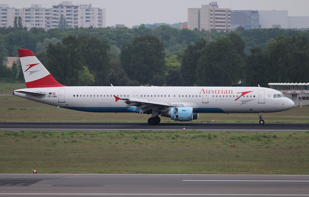 Austrian Airlines A 321-111 OE-LBA nach der Landung in Berlin-Tegel am 18.05.2013