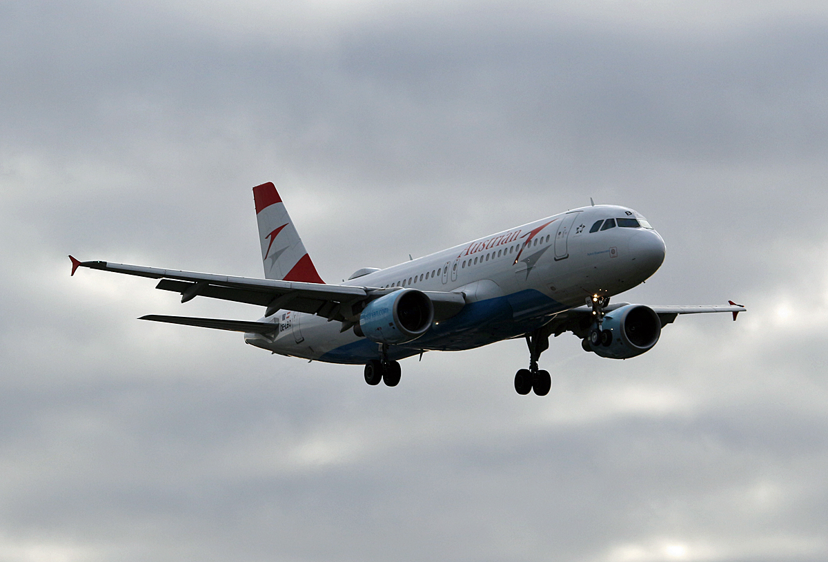 Austrian Airlines, Airbus A 320-214, OE-LBO, TXL, 12.09.2017