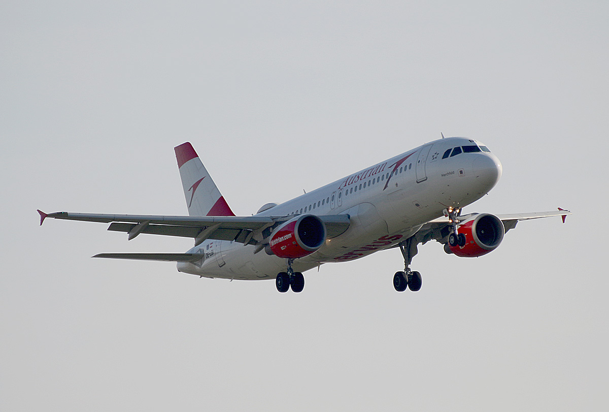 Austrian Airlines, Airbus A 320-214, OE-LBI, BER, 31.10.2021