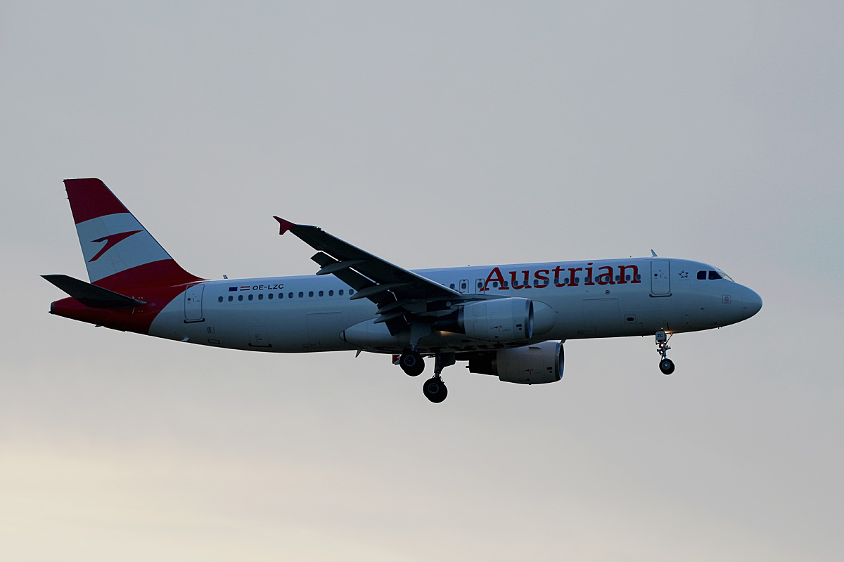 Austrian Airlines, Airbus A 320-214, OE-LZC, BER, 08.10.2022