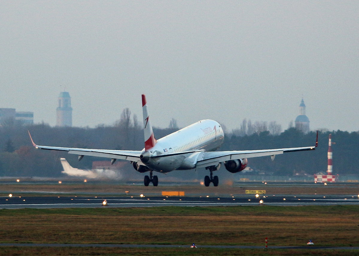 Austrian Airlines, ERJ-195-200LR, OE-LWA, TXL, 26.11.2017