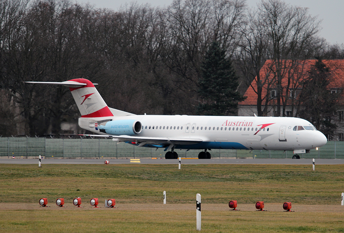 Austrian Airlines Fokker 100 OE-LVD kurz vor dem Start in Berlin-Tegel am 13.02.2014