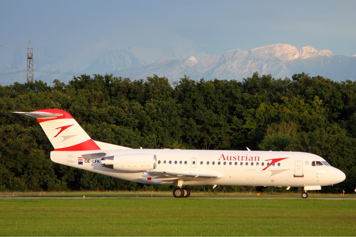 Austrian Airlines, OE-LFK, Fokker 70,  Krems , 8. August 2014, GVA  Genève, Switzerland. Ohne Blaue Bemalungen.