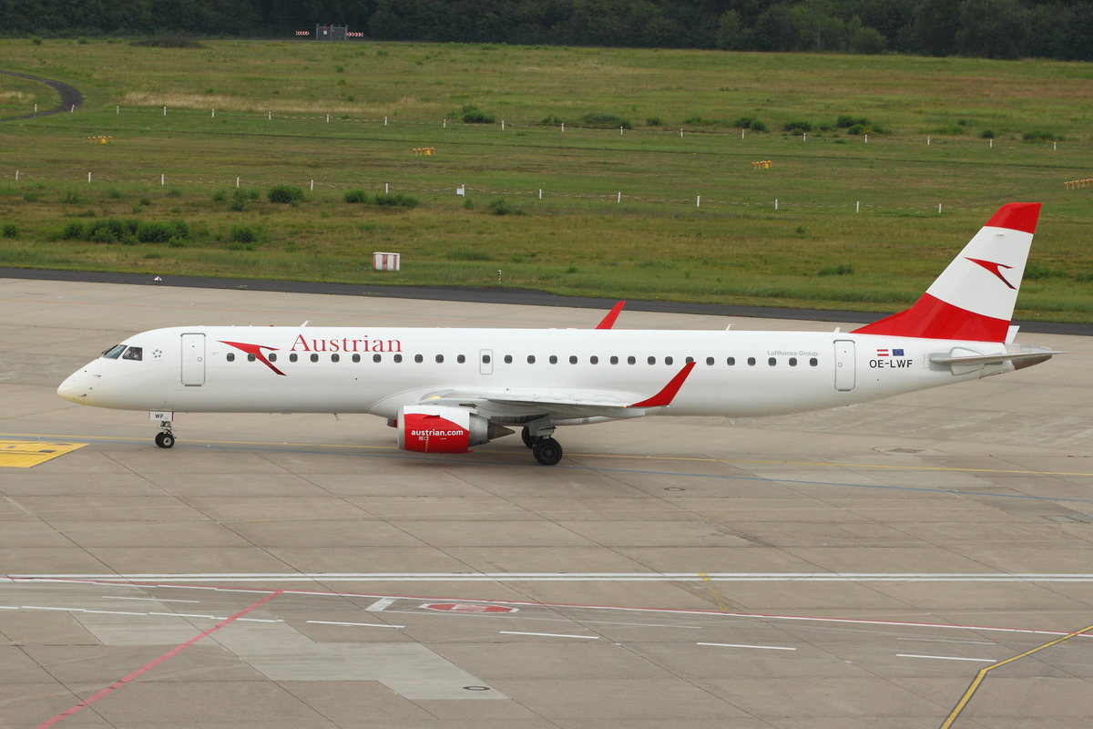 Austrian Airlines, OE-LWF, Embraer ERJ-195LR. Rollt aus Wien (VIE) kommend in Köln-Bonn (CGN/EDDK) zum Gate. Aufnahmedatum: 16.07.2017.