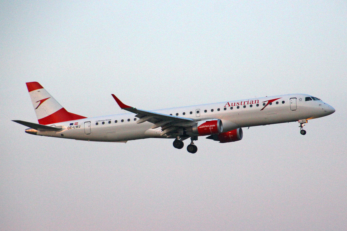 Austrian Airlines, OE-LWJ, Embraer ERJ-195LR, 25.März 2017, ZRH Zürich, Switzerland.