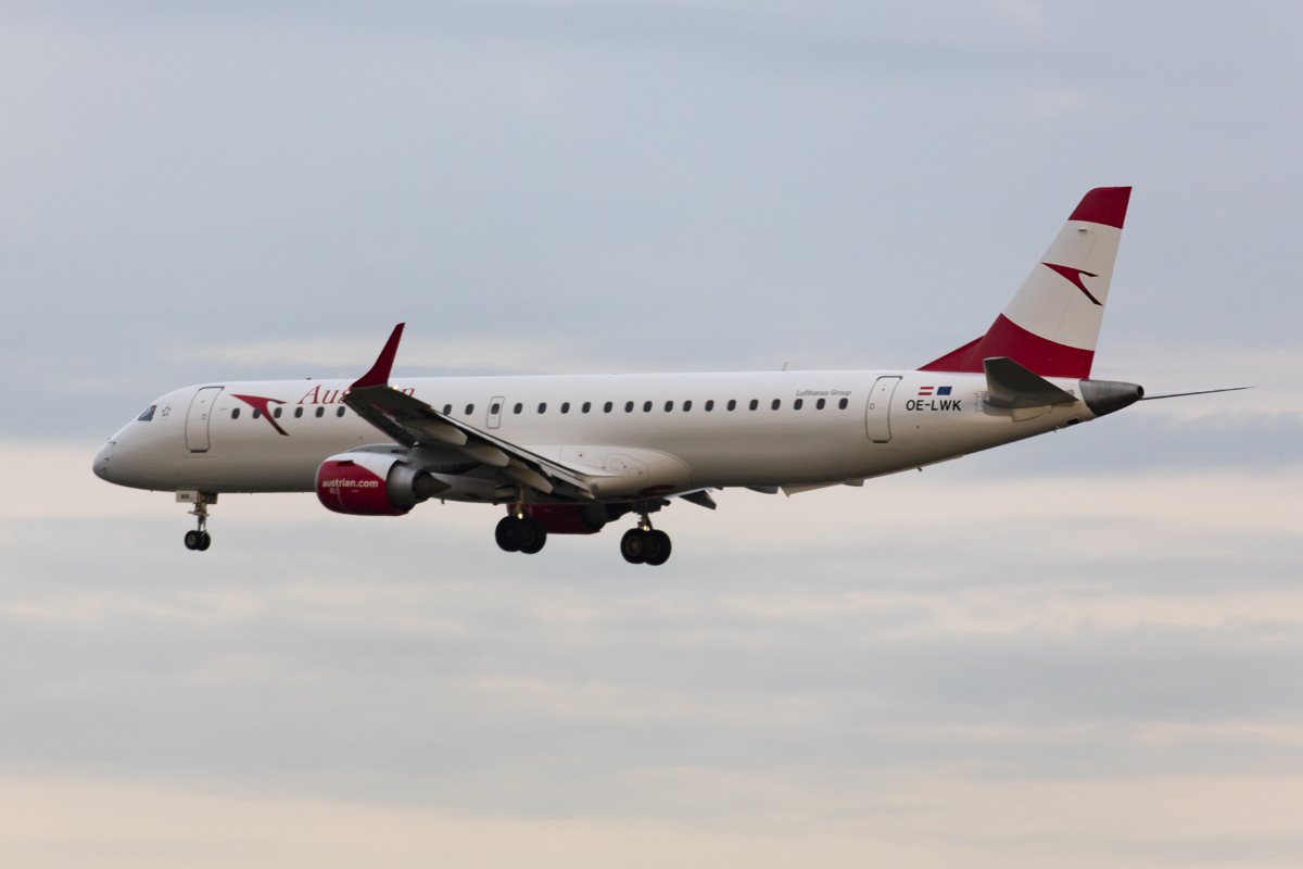 Austrian Airlines, OE-LWK, Embraer, ERJ-195, 01.04.2017, FRA, Frankfurt, Germany 


