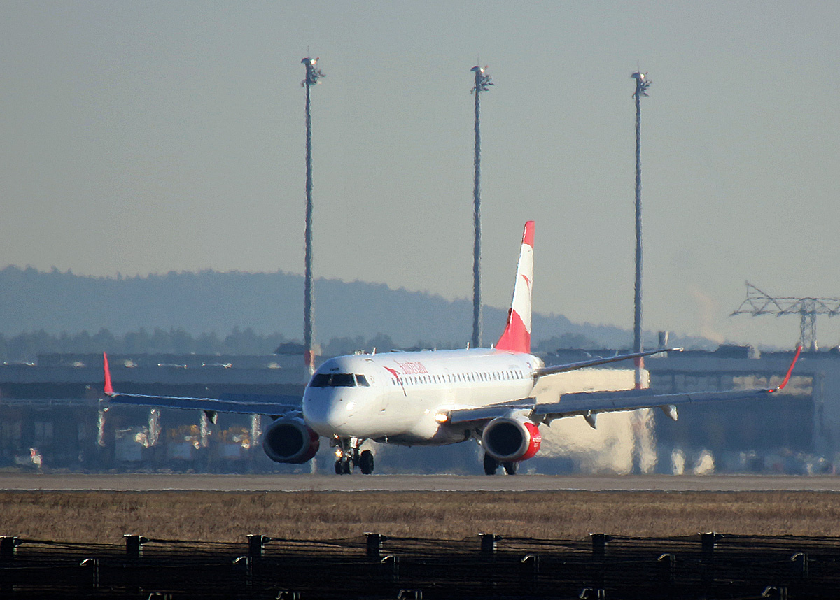 Austrian Airlines,ERJ-195-200LR, OE-LWA, BER, 08.03.2022