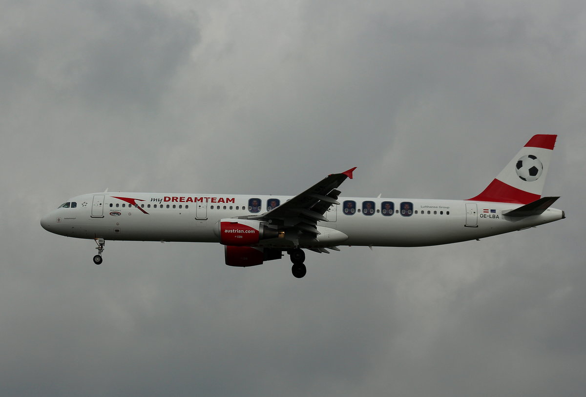 Austrian Airlines,OE-LBA,(c/n 552),Airbus A321-111,18.06.2016,HAM-EDDH,Hamburg,Germany(special my Dreamteam for the UEFA EURO 2016 livery)