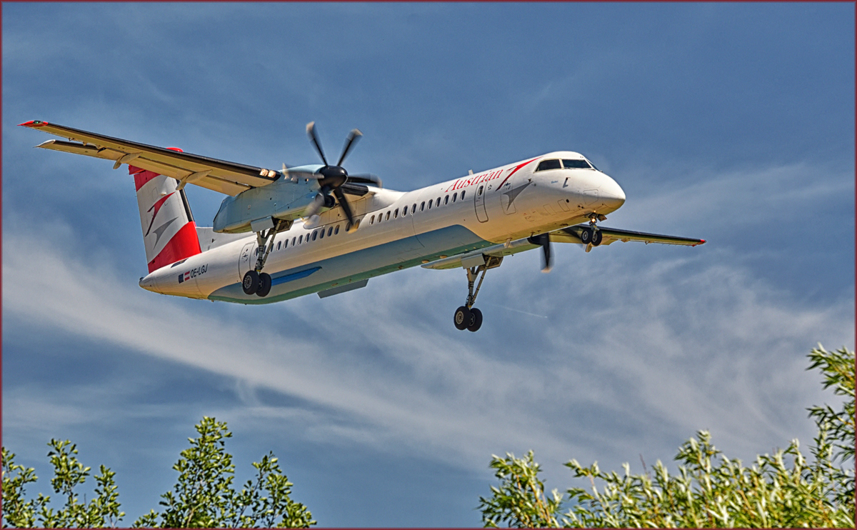 Austrian OE-LGJ, Bombardier Dash 8 bei Trainingsflug auf Maribor Flughafen MBX. /29.5.2017