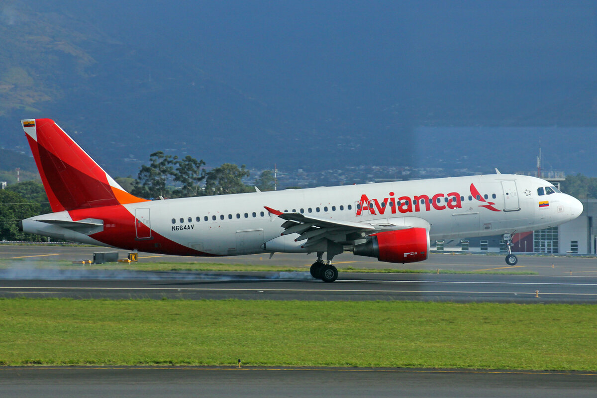 Avianca, N664AV, Airbus A320-214, msn: 3664, 24.März 2023, SJO San José, Costa Rica.
