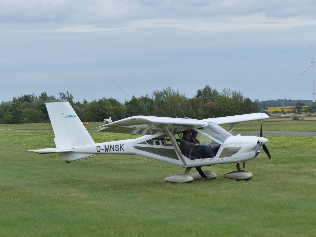 Aviasud AE-209 Albatros, D-MNSK auf demWeg zum Start in Gera (EDAJ) am 17.8.2019