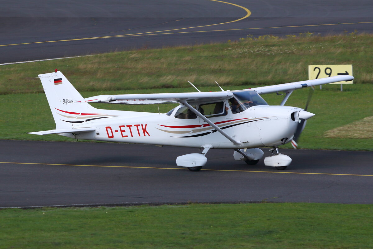 Aviation Training & Transport Center, Cessna 172R Skyhawk II, D-ETTK.  Bonn-Hangelar (EDKB) am 04.09.2021.