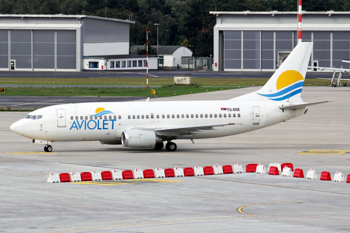 Aviolet YU-ANK rollt zum Gate in Düsseldorf 29.8.2014