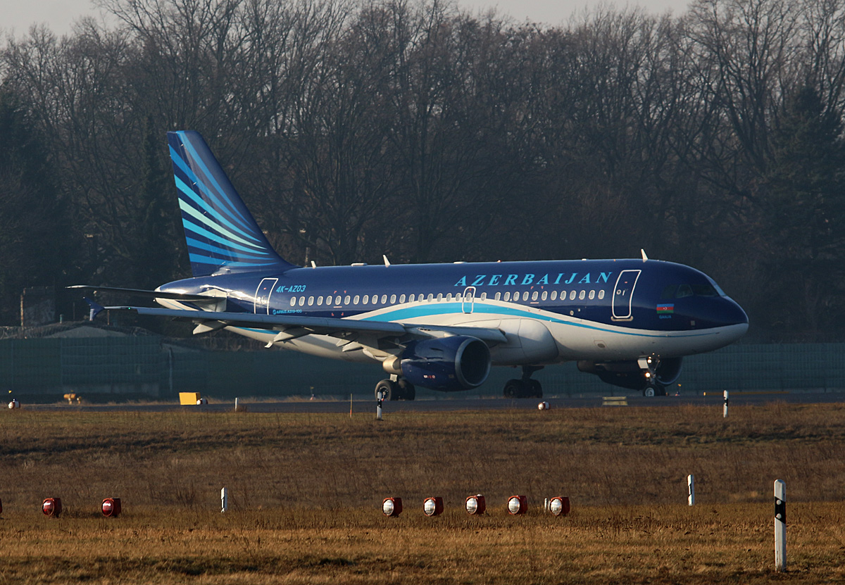Azerbaijan Airlines, Airbus A 319-111, 4K-AZ03, TXL, 29.01.2017
