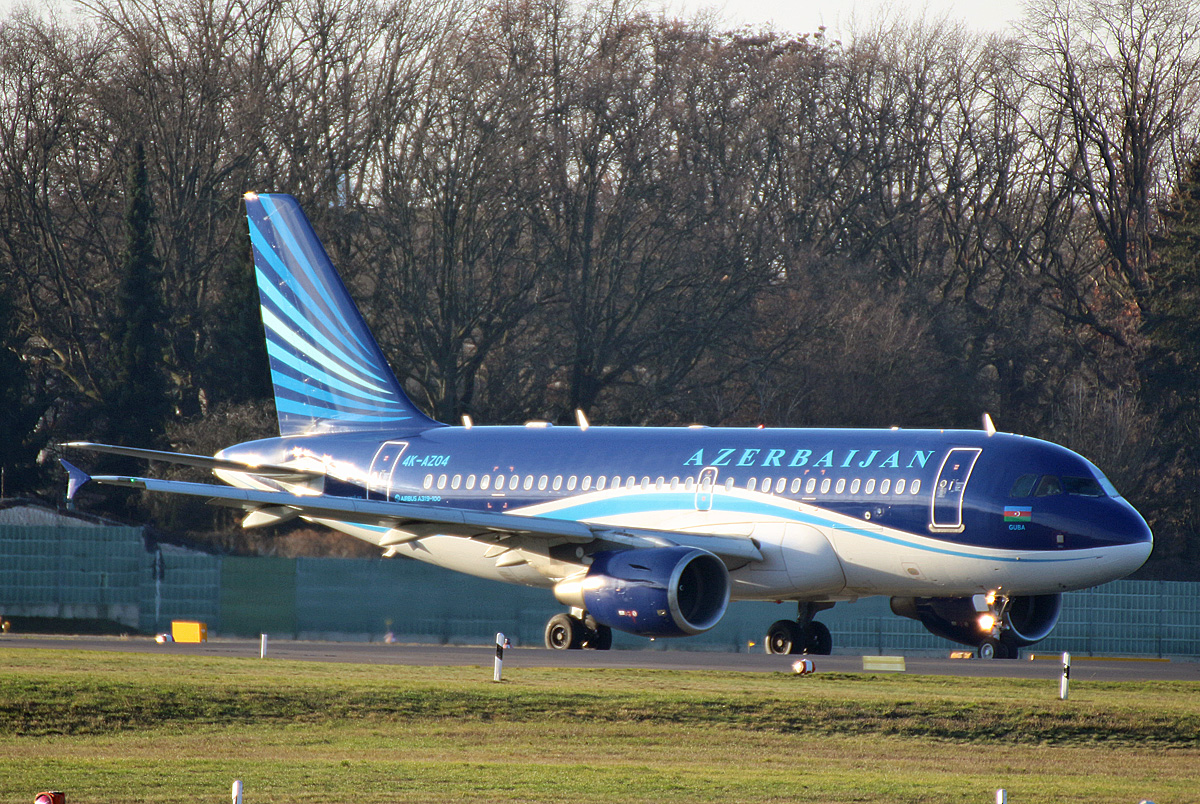 Azerbaijan Airlines, Airbus A 319-111, 4K-AZ04, TXL, 29.12.2019