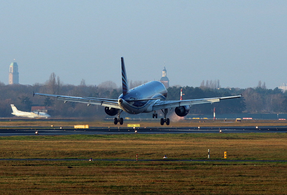 Azerbaijan Airlines, Airbus A 320-214, 4K-AZ77, TXL, 26.11.2017