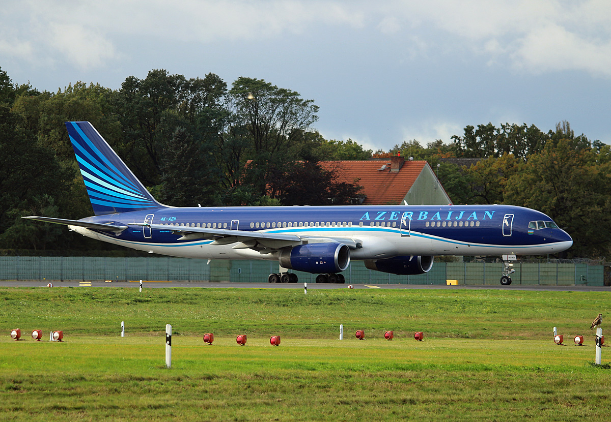 Azerbaijan Airlines, Boeing B 757-22L, 4K-AZ11, TXL, 08.10.2017