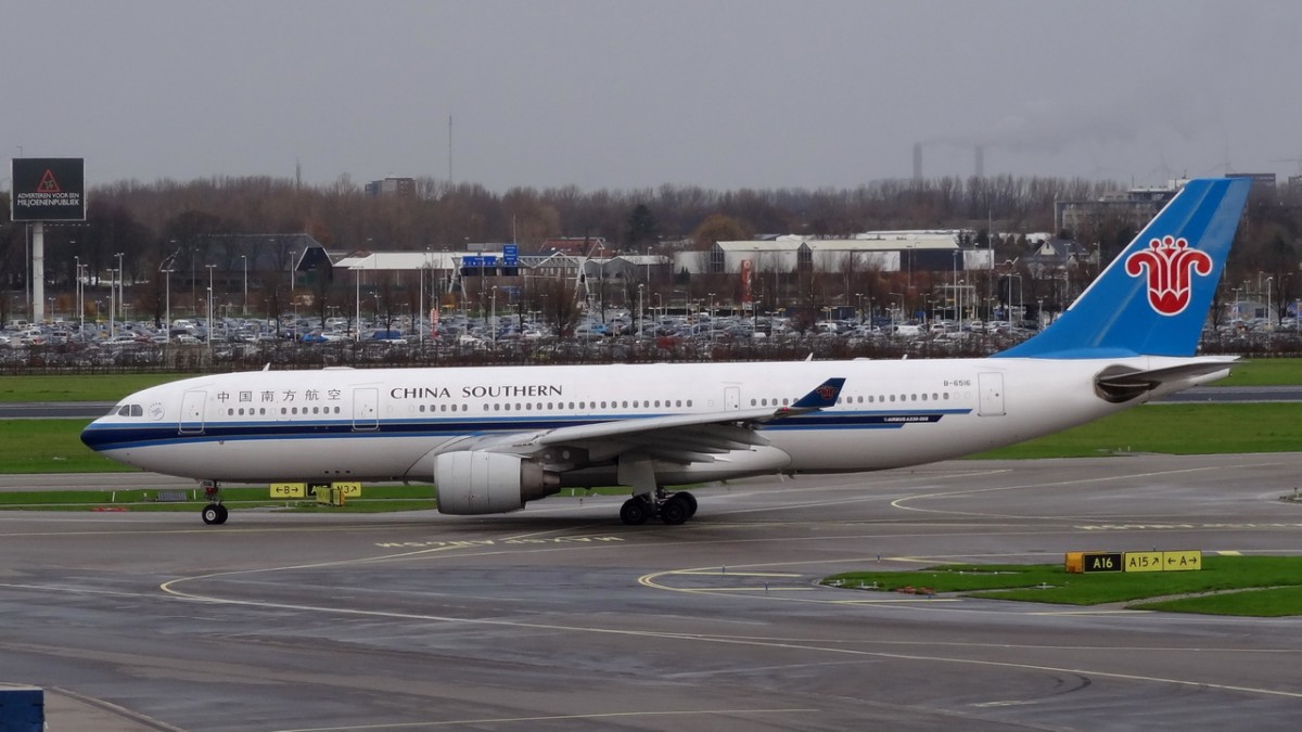 B-6515 China Southern Airlines Airbus A330-223   30.11.2013  14:54 Uhr zum Start
Amsterdam-Schipol