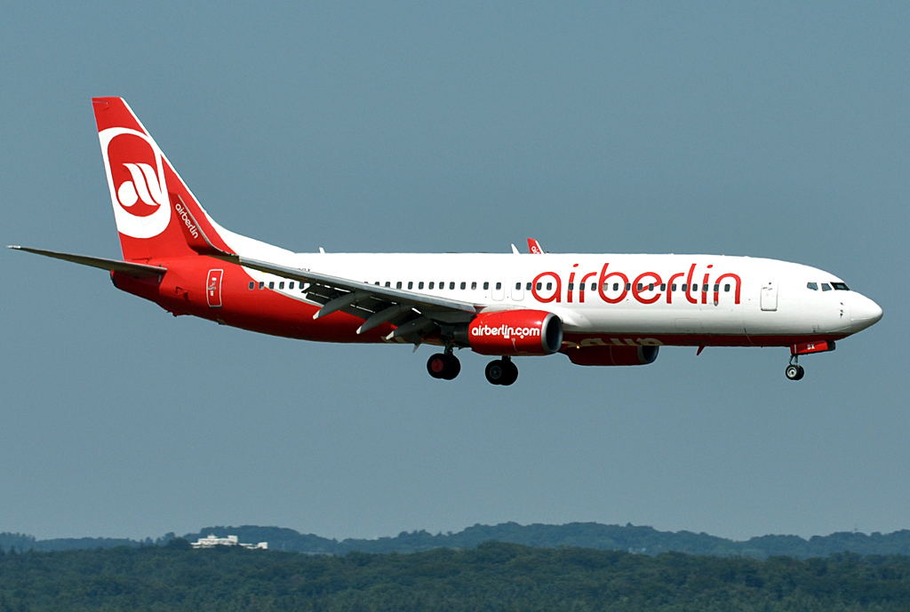 B 737-800 Air Berlin D-ABBX final approach CGN - 21.07.2013