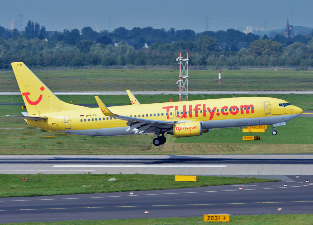 B 737-800 TUIfly  Rheinland-Pfalz  D-AHFH kurz vor dem Aufsetzen in DUS - 04.09.2014