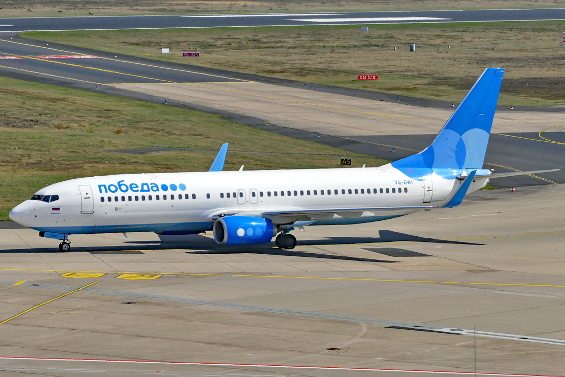 B 737-800, VQ-BWI Pobeda, taxy in CGN - 09.04.2017