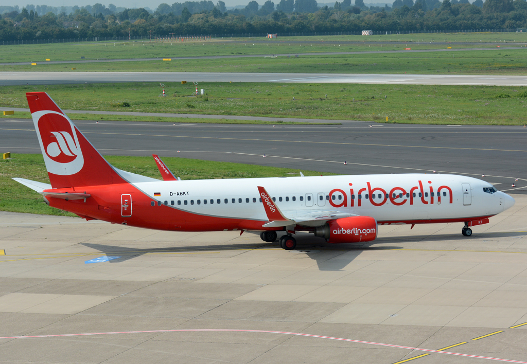 B 737-86J D-ABKT der Air Berlin, taxy at DUS - 04.09.2014