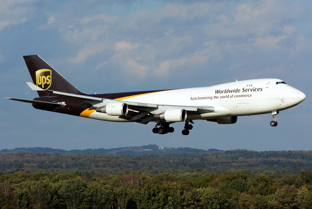 B 747-428F UPS - N580UP - final approach at CGN - 19.10.2014
