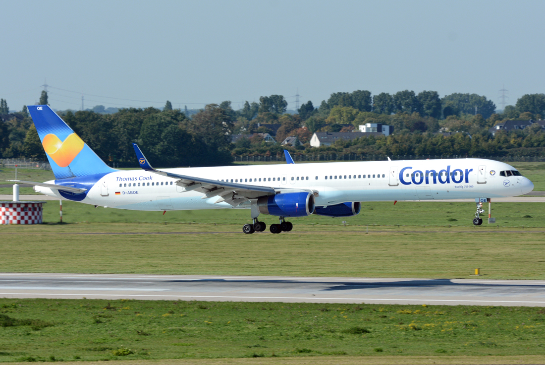 B 757-300 Condor D-ABOE, short final in DUS - 01.10.2015