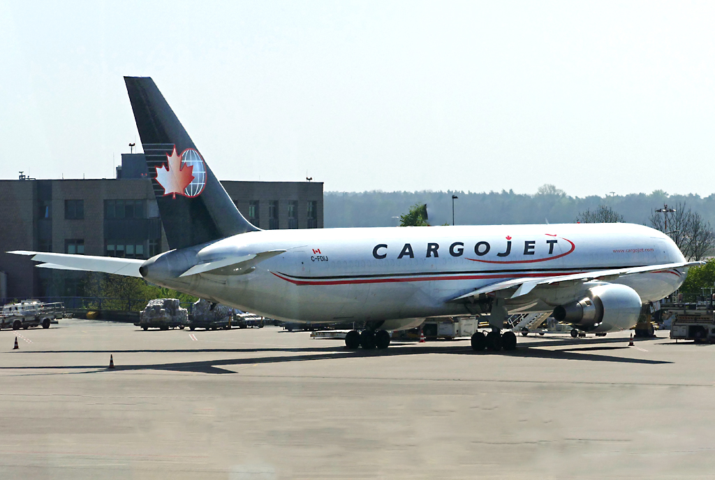 B 767-300F, C-FDIJ, CargoJet in CGN - 09.04.2017