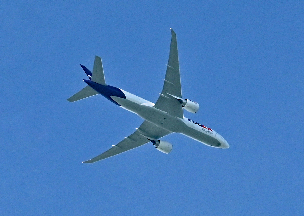 B 777-F der FedEx, N873FD, von MEM nach CGN im Landeanflug auf den Flughafen Köln-Bonn über Euskirchen - 15.06.2022