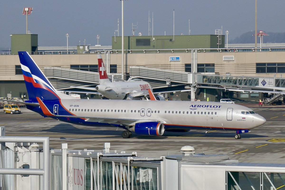 B737-8LJ VP-BON  N. Berdyaev  der Aeroflot rollt zum Gate am 19.1.19 am Flughafen Zürich.