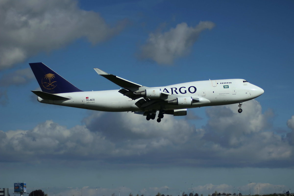 B747-400CF, TC-ACG, Saudi Arabian Cargo, Amsterdam, 2.5.15