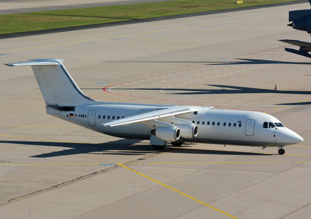 BAe 146-300 D-AWBA WDL-Aviation, taxy at CGN 19.10.2014