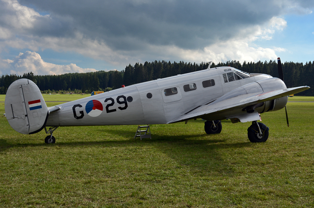 Beech D18S, PH-KHV, vormals NL-Luftwaffe, in Breitscheid - 29.08.2015