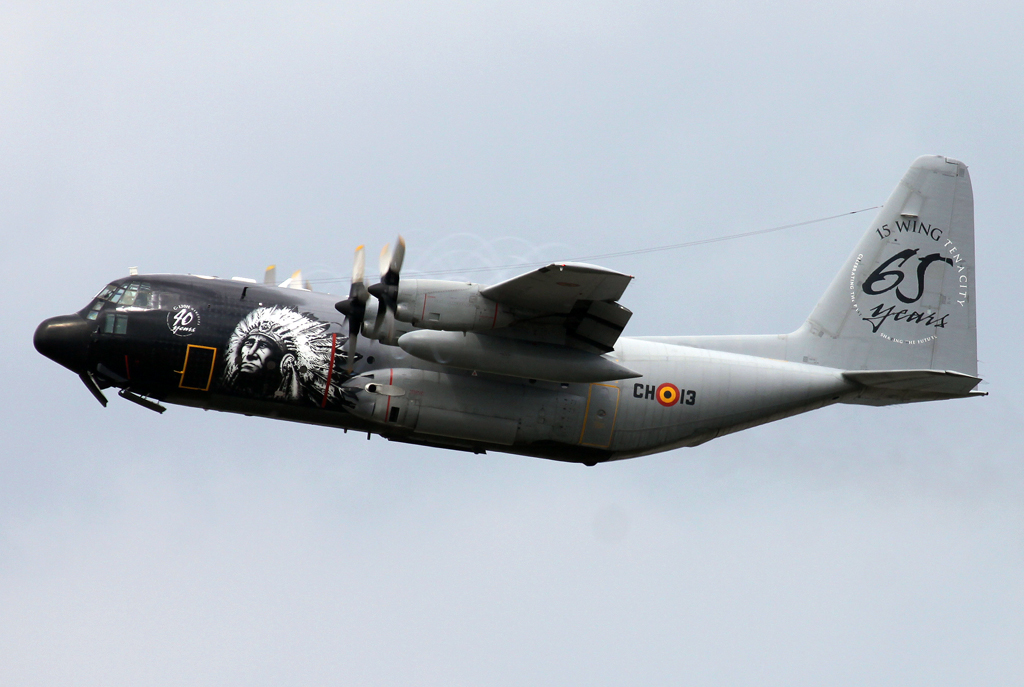 Belgium Air Force C-130 CH-13 beim Low Pass über 25R in BRU / EBBR / Brüssel am 05.06.2014