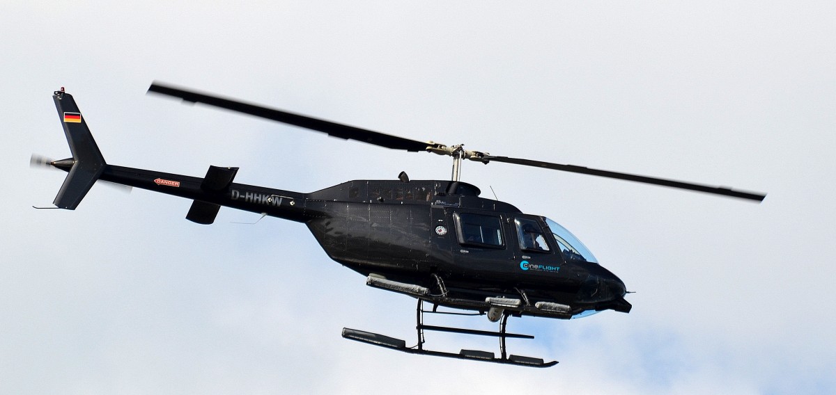 Bell 206B-3 JetRanger III D-HHKW über Hamburg Finkenwerder aufgenommen am 03.06.14