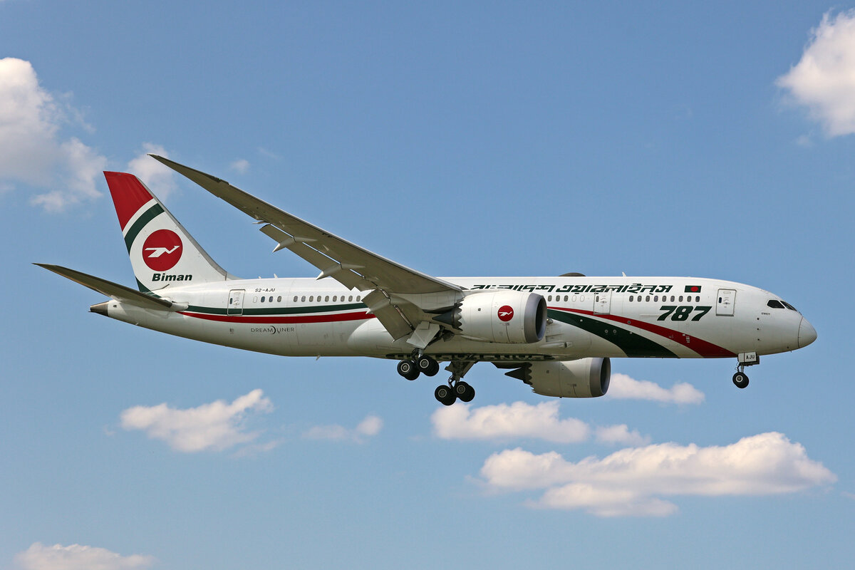 Biman Bangladesh, S2-AJU, Boeing B787-8, msn: 40124/903,  The Rajhangsa , 07.Juli 2023, LHR London Heathrow, United Kingdom.