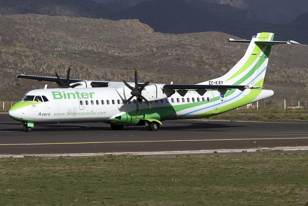 Binter Canarias, EC-KRY, Aerospatiale, ATR-72-212A, 18.11.2013, TFN, Teneriffa-Nord, Spain 



