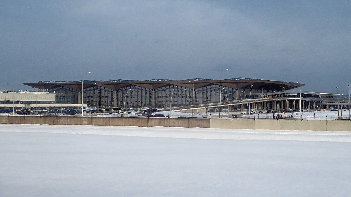 Blick auf das neue Terminal von St. Petersburg kurz vor dem Start in Pulkovo am 8.2.2018